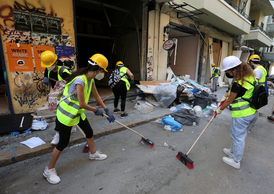 A beyrouth, ville devastee, les libanais face a une "impossible reconstruction"