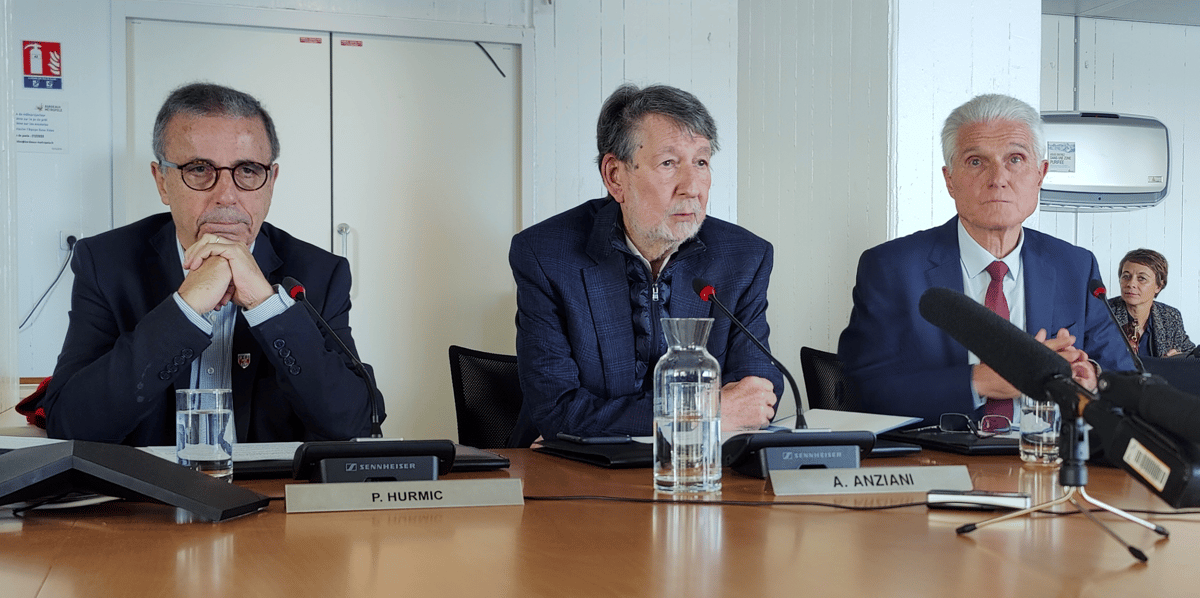 Pierre Hurmic, maire EELV de Bordeaux et premier vice-président de la métropole, Alain Anziani, président PS de Bordeaux Métropole, et Patrick Bobet, président du groupe Métropole commune(s) qui réunit des élus de la droite et du centre, le 24 octobre 2023.
