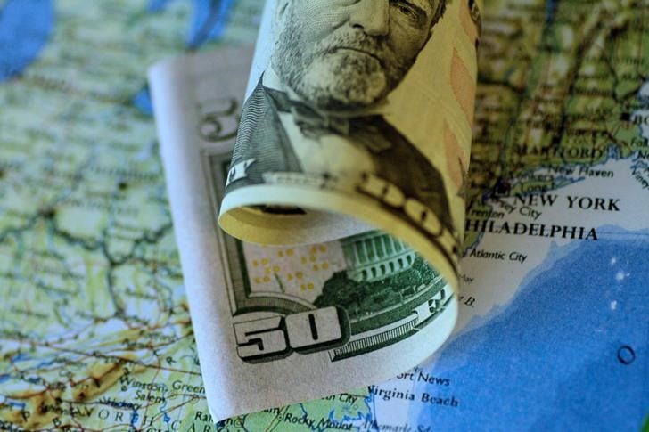 Usa: l'inflation augmente, les depenses des menages baissent