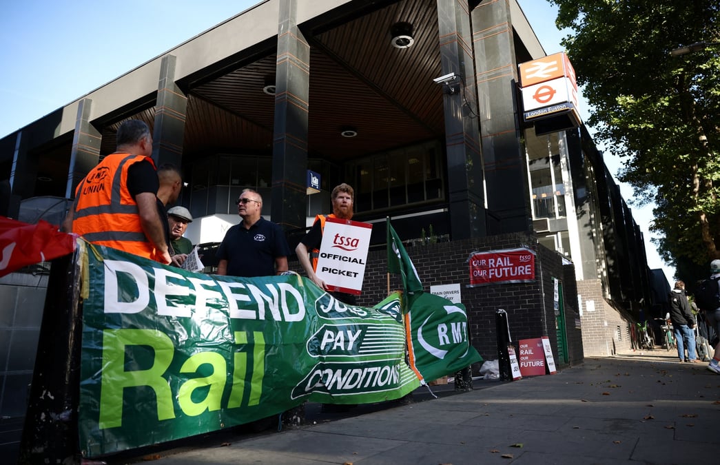 Grande-bretagne: les cheminots annoncent une greve nationale fin septembre