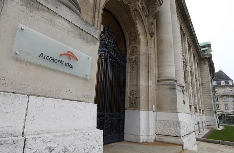 ArcelorMittal affiche 700 recrutements en CDI en France