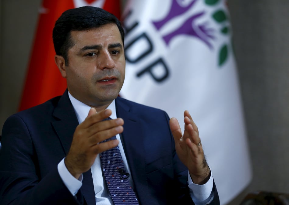 Ankara accuse de vouloir empecher l'unite des kurdes en syrie