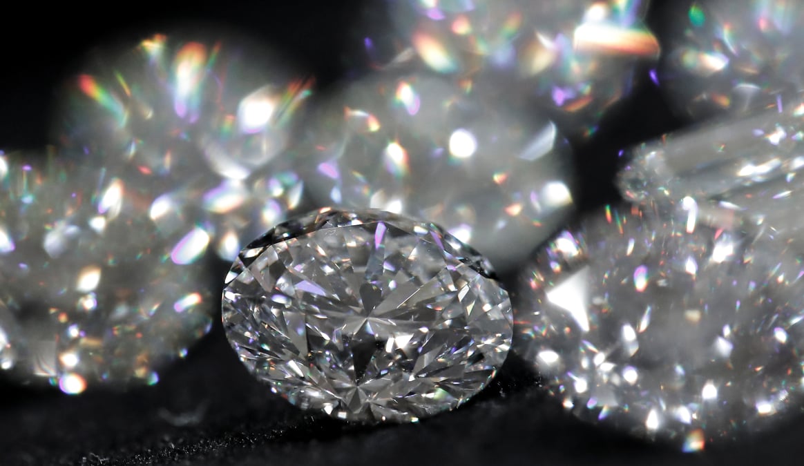 Enquete sur des ventes de diamants en italie, saisies dans 4 banques