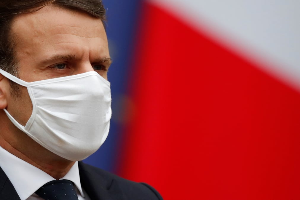 Covid: encore plus de 27.000 patients, la france vit des heures cruciales, dit macron