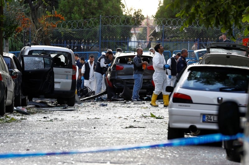 Moto piegee a istanbul devant un commissariat, 10 blesses