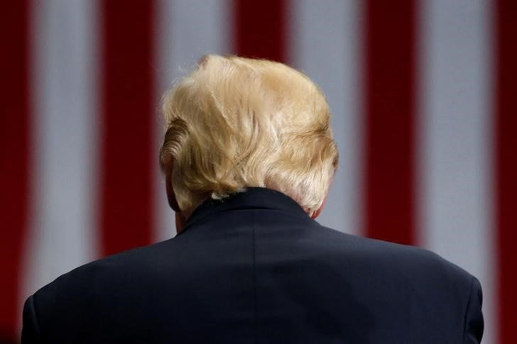 Trump va interdire aux transgenres de servir dans l'armee