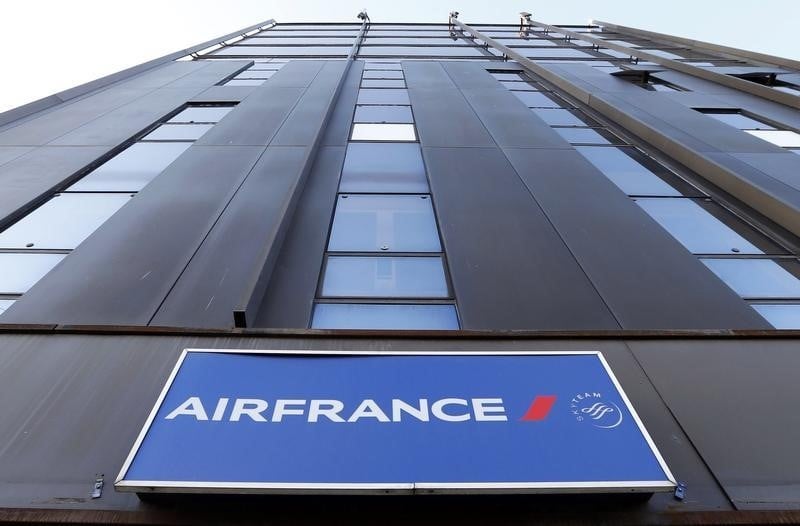 Air france-klm gagne plus de 3% a la mi-seance