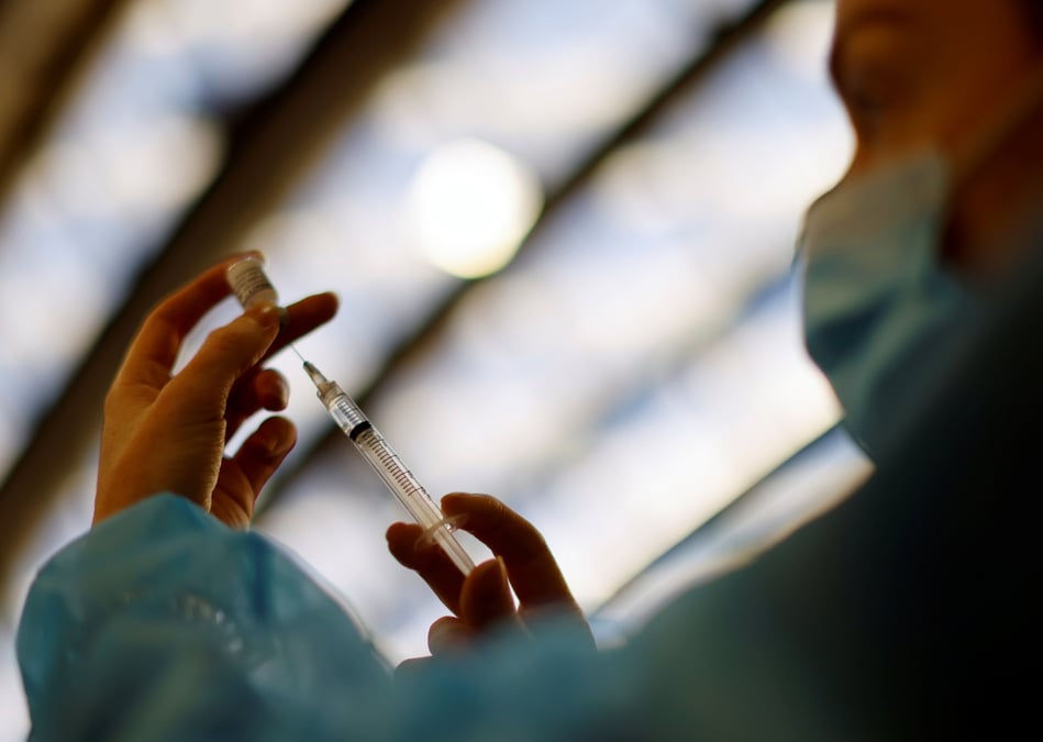 Coronavirus: la france va proposer une quatrieme dose de rappel pour les plus de 80 ans, dit castex