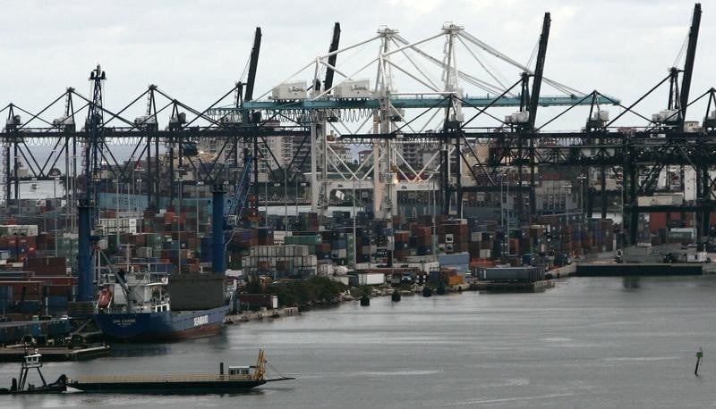 Baisse du déficit commercial américain, exportations records