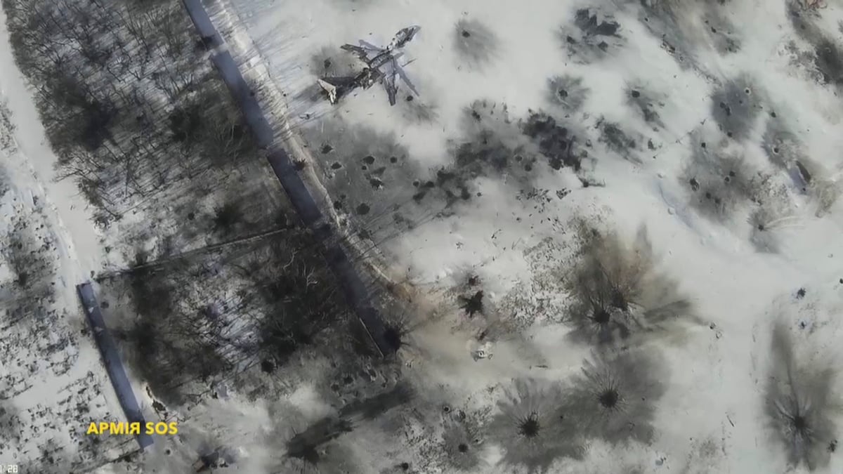 Contre-offensive de l'armee ukrainienne sur l'aeroport de donetsk