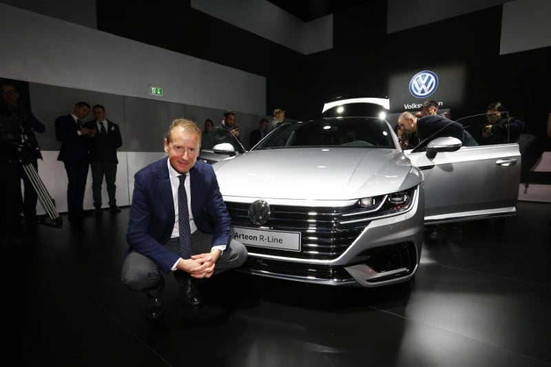 La marque vw va ameliorer sa rentabilite en 2017, annonce son president