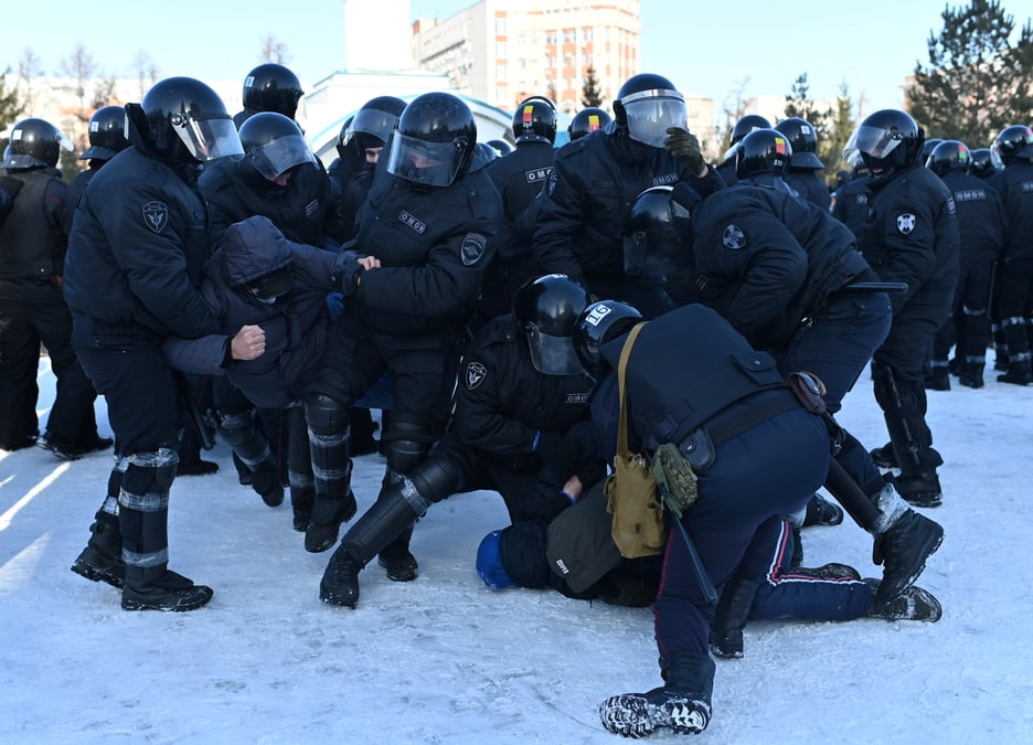 La police russe arrete plus de 450 personnes a des manifestations pour la liberation de navalny