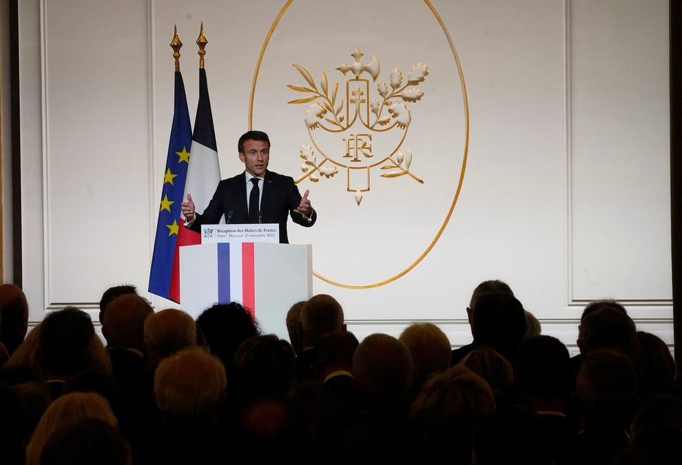 Le president emmanuel macron organise une reception pour les maires de france, a paris