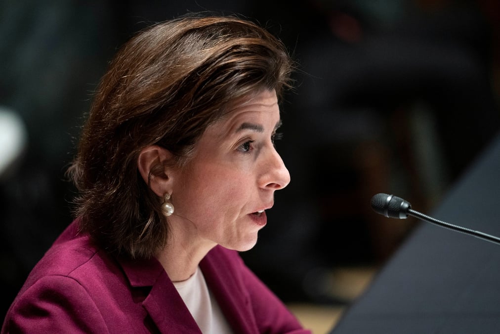 En visite à Pékin, la secrétaire américaine au Commerce Gina Raimondo a estimé «  qu'une économie chinoise forte est une bonne chose ».