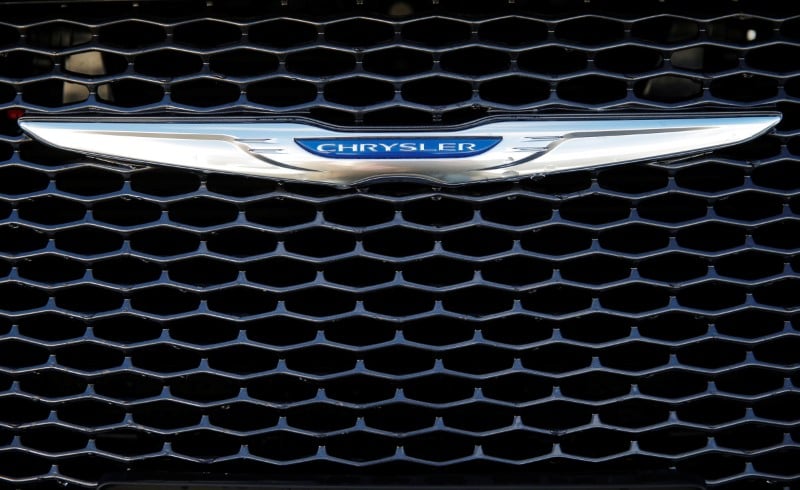 Fiat chrysler compte reduire sa dette de pres de moitie en 2017