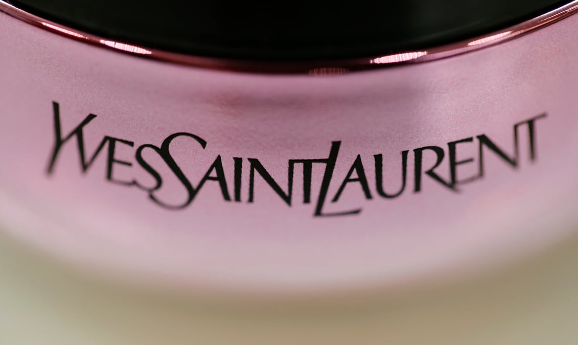 Kering veut doubler les revenus de saint laurent a moyen terme