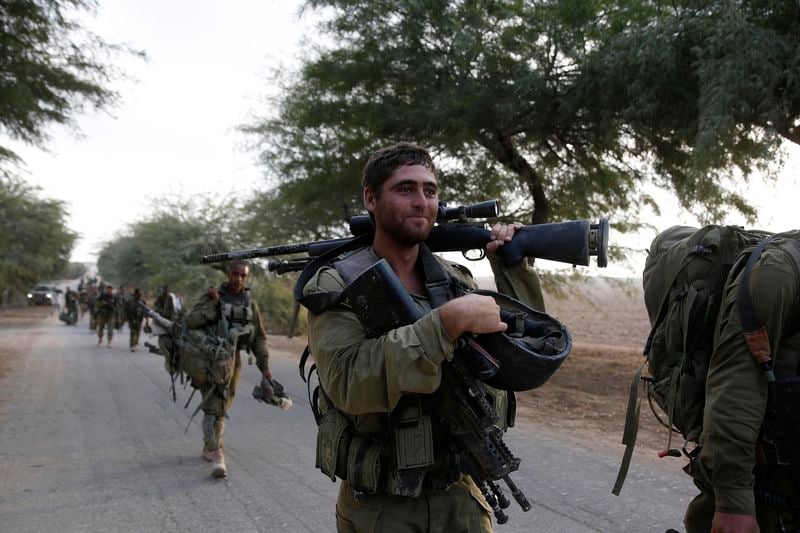 La trêve tient à Gaza, Israël réfléchit à la suite