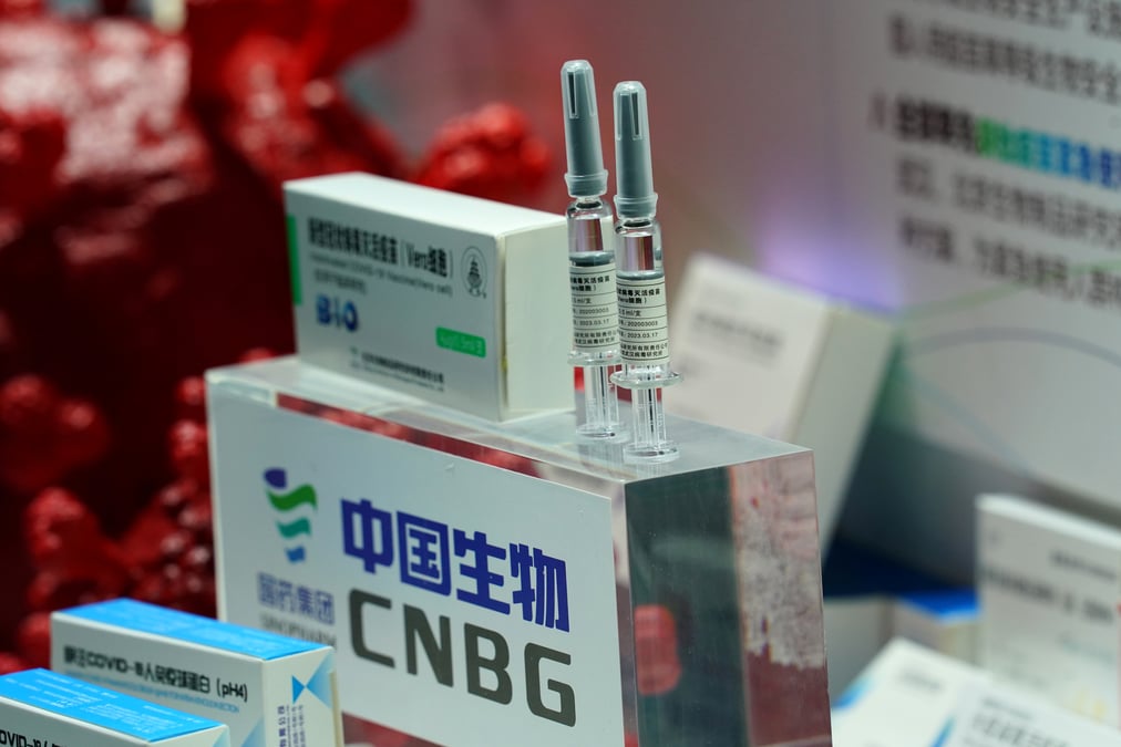 Coronavirus: la chine a vaccine des milliers de personnes avant meme la fin des essais