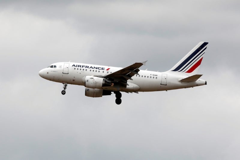 Air france suspend ses vols vers caracas en prevision de l'election