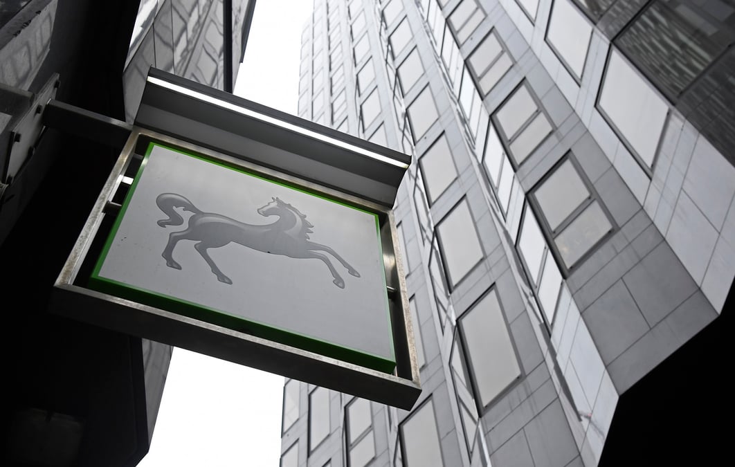 Schroders et lloyds s'allient dans la gestion de fortune