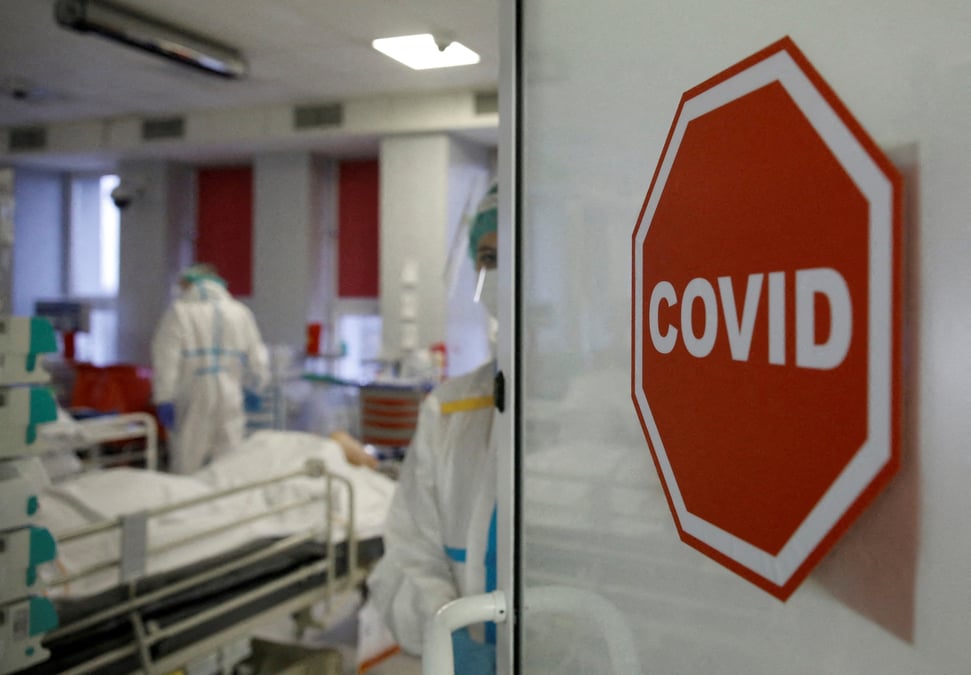 Omicron contaminera plus de la moitie de la population europeenne en 6 a 8 semaines, dit l'oms