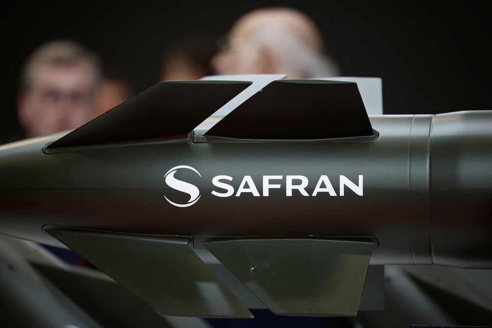 Logo de safran au salon eurosatory a villepinte