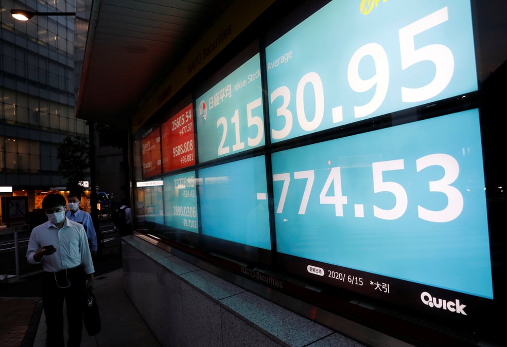 Tokyo finit en hausse