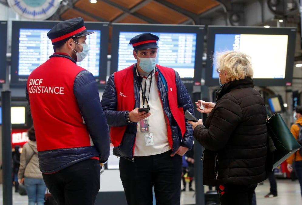 La sncf prevoit de supprimer 2.000 a 3.000 postes