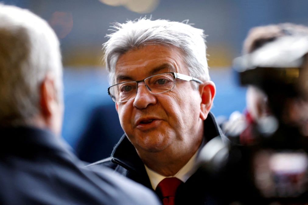 France: melenchon veut geler les prix de l'essence et de certains produits