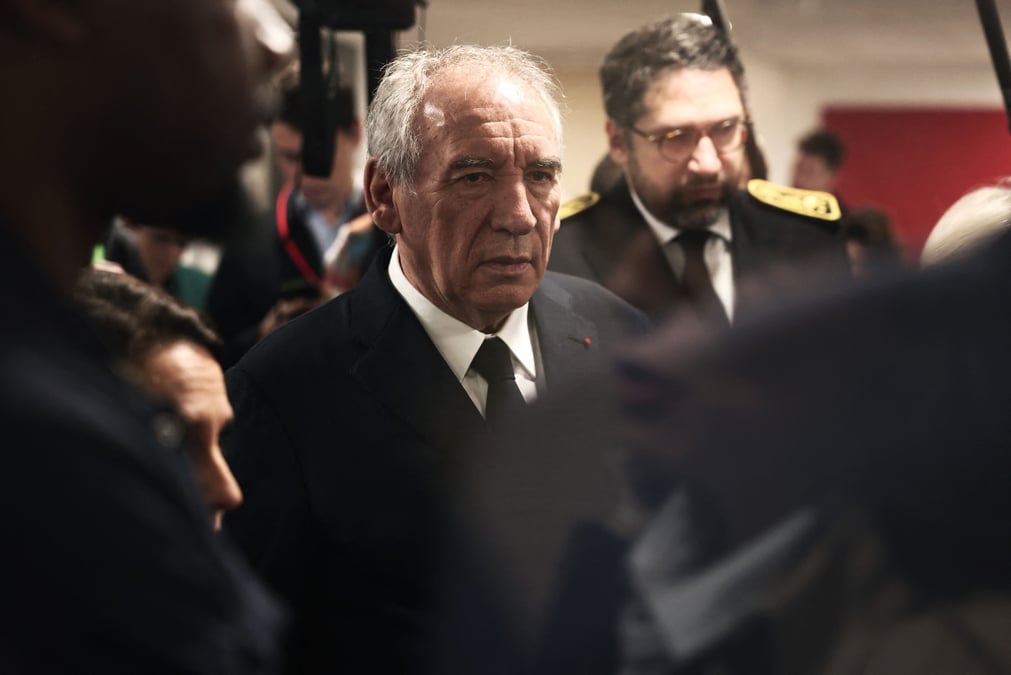 Le Premier ministre François Bayrou fait du surplace dans les sondages, selon le  baromètre d'avril réalisé par Ipsos.