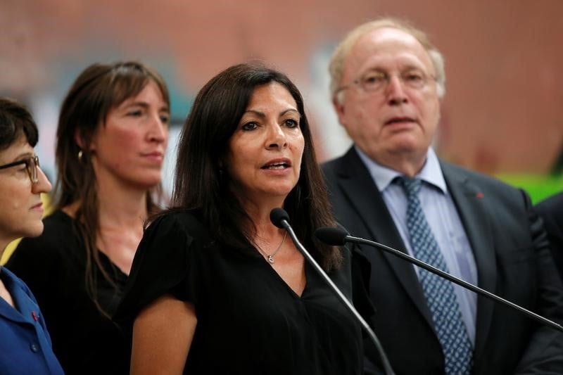 Anne hidalgo propose une loi sur l'accueil des migrants