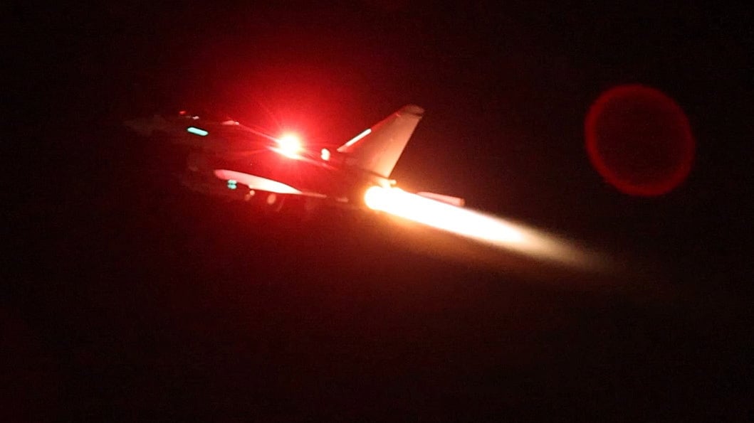 Un typhoon de l'armee britannique decolle pour rejoindre la coalition dirigee par les etats-unis