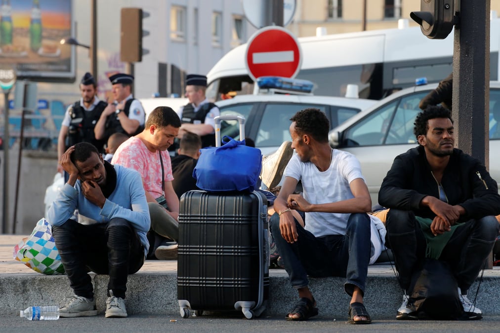 300 migrants evacues d'un campement a paris
