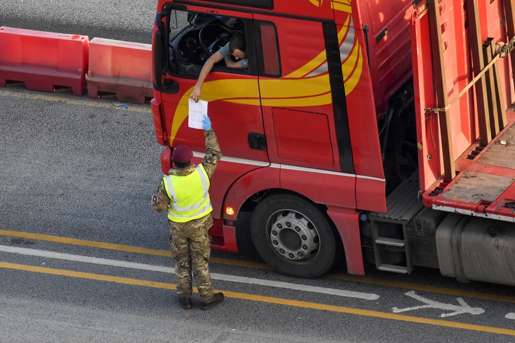 Coronavirus: des tests a l'entree en angleterre pour certains routiers