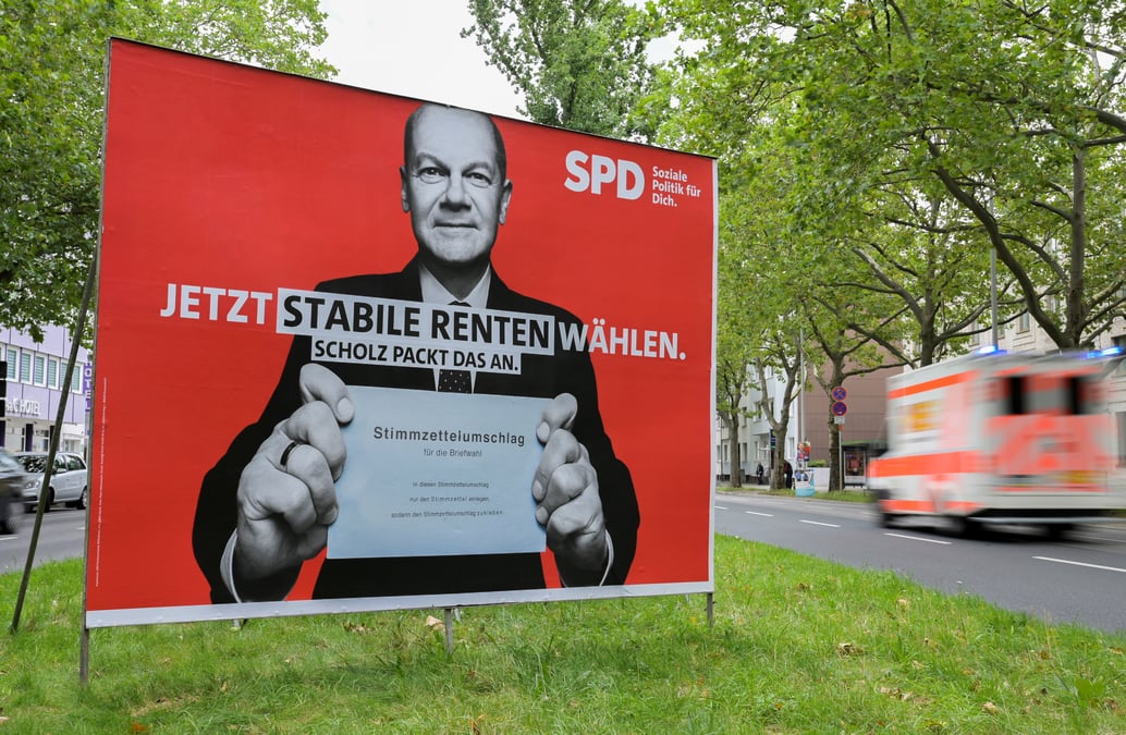 Allemagne: le spd passe devant les conservateurs a un mois des elections, selon un sondage