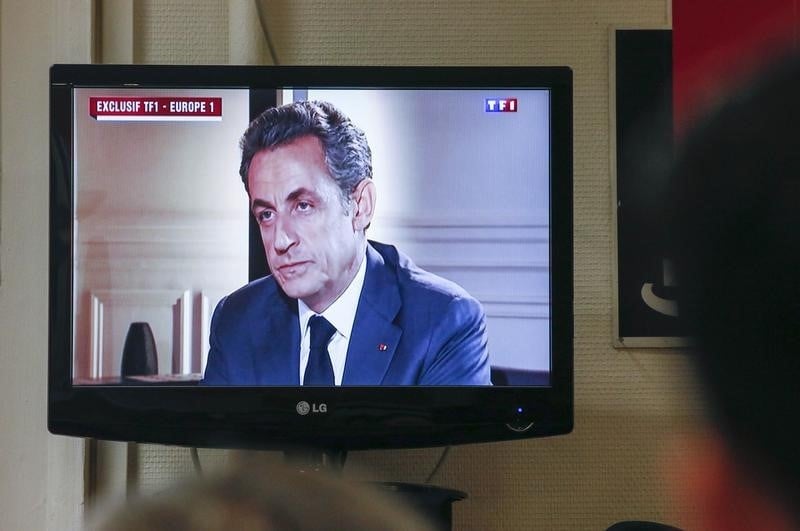 Nicolas Sarkozy annonce sa candidature à la présidence de l'UMP