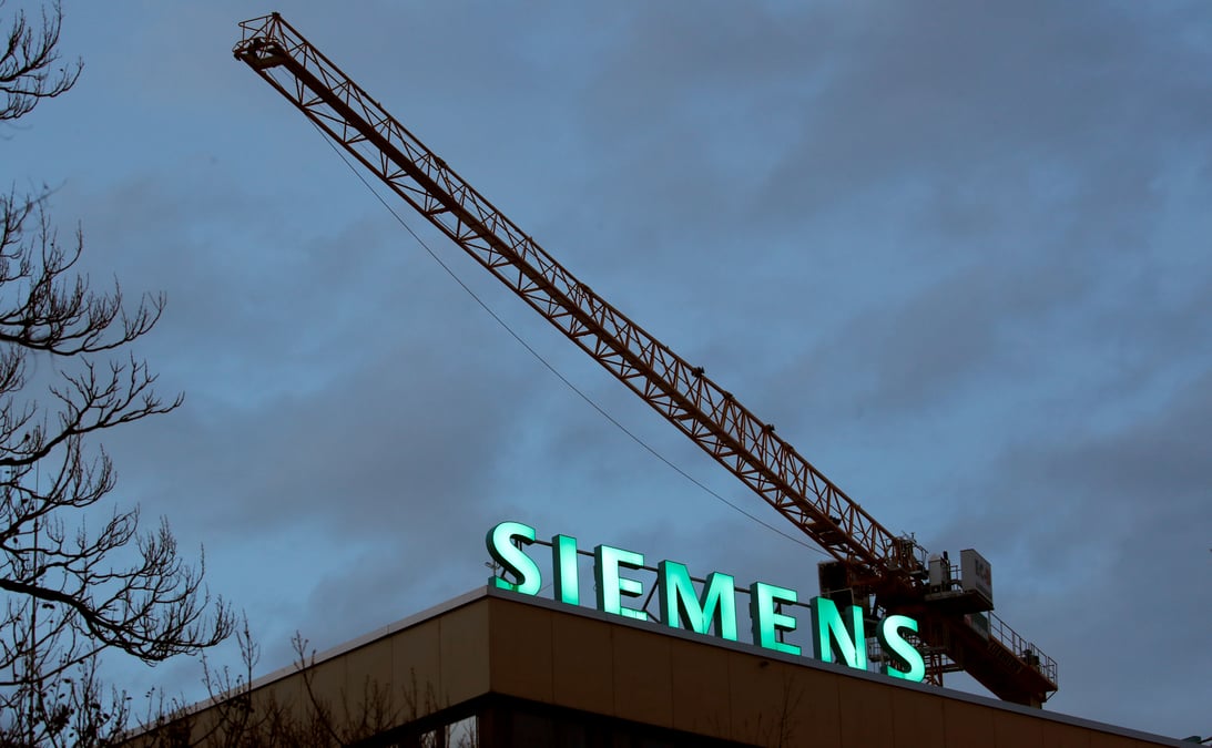 Siemens abaisse ses objectifs 2020, impact plus fort a venir du coronavirus