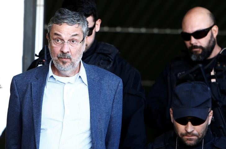 Un ex-ministre des finances sera juge dans l'affaire petrobras