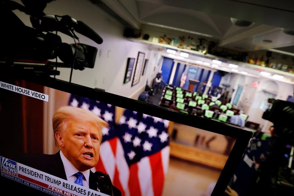 Trump prie pour la future administration et vante son bilan