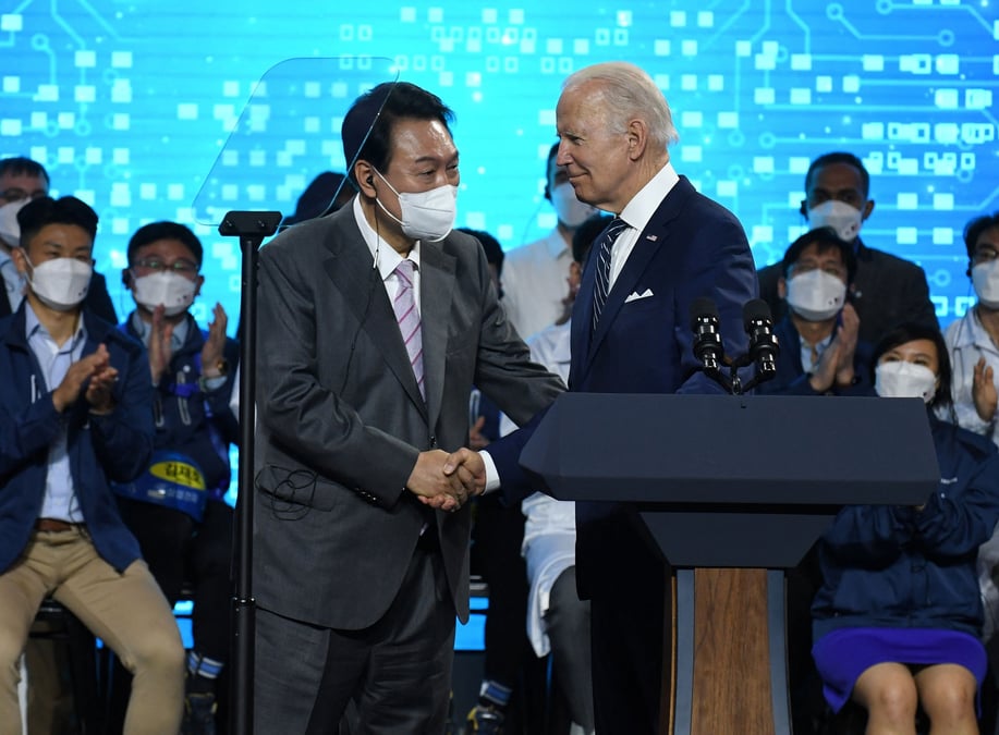 Biden et yoon prets a renforcer leur cooperation economique