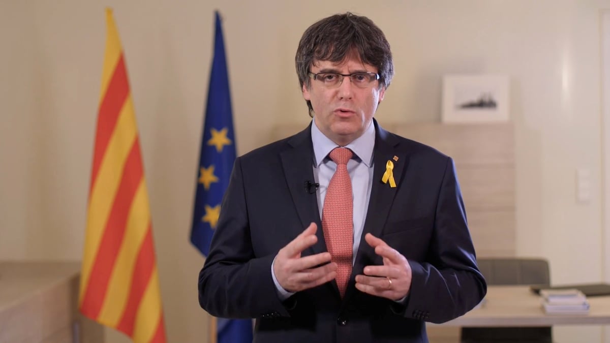 L'ancien president catalan destitue, carles puigdemont