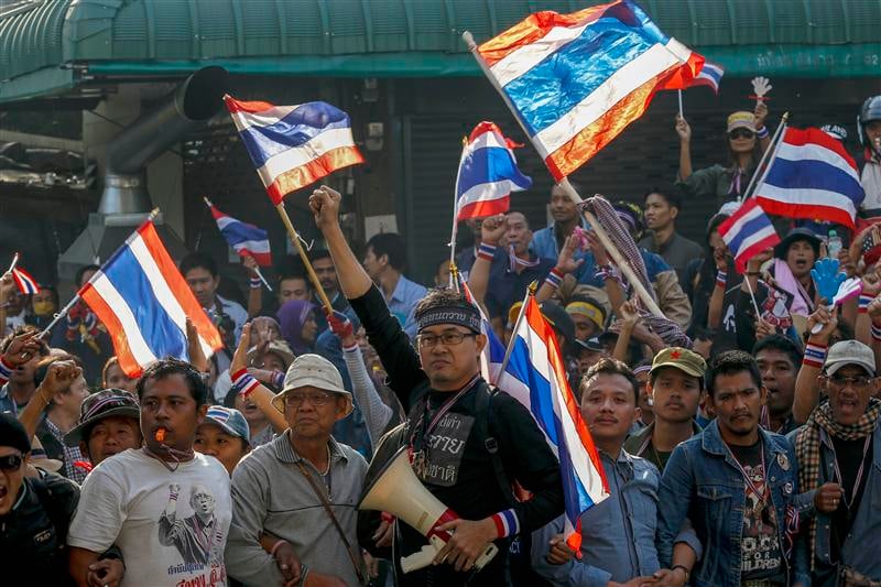 Tentative de blocage des élections en Thaïlande, le baht plonge