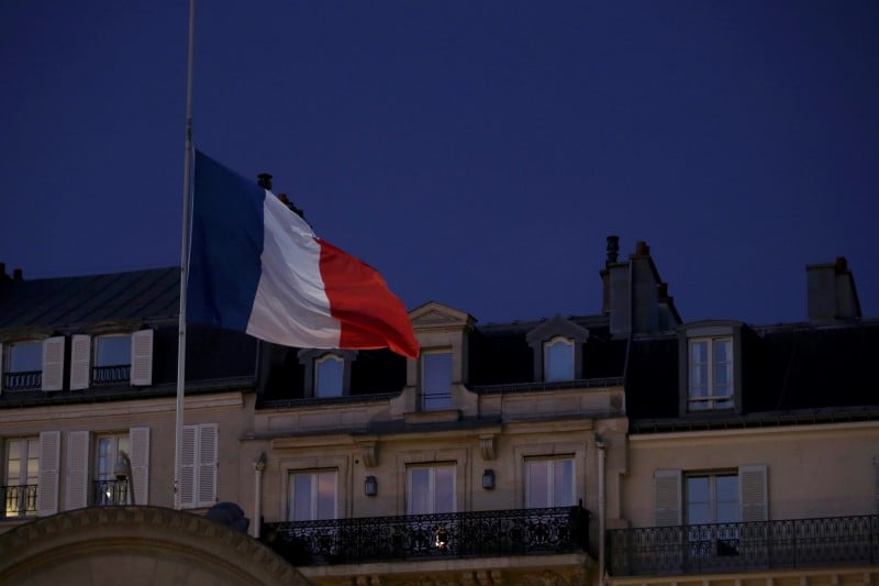 Les attaques de paris posent la question des moyens de lutte contre le terrorisme de la france