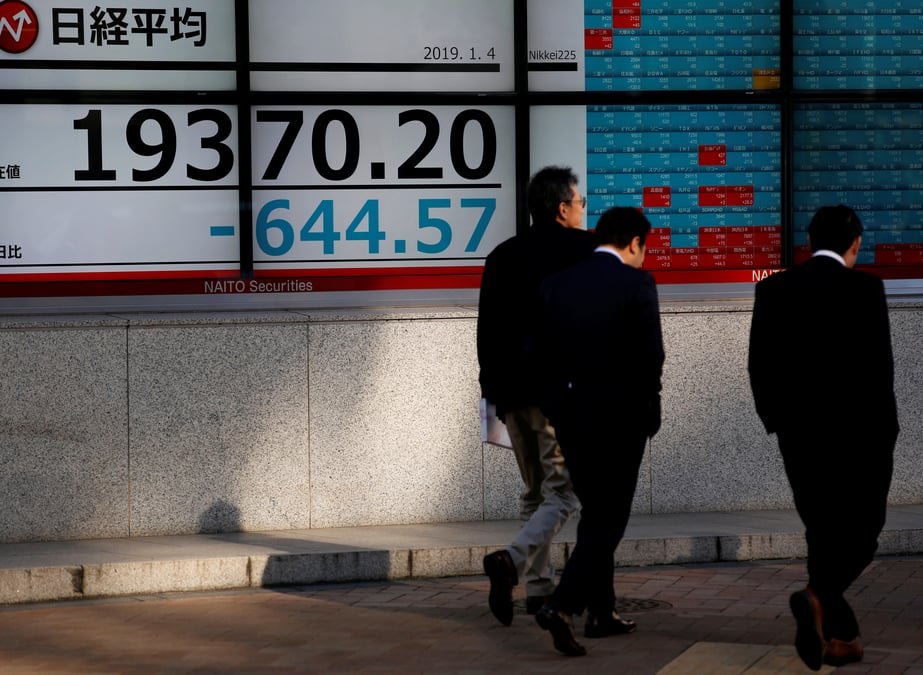 Tokyo finit en baisse