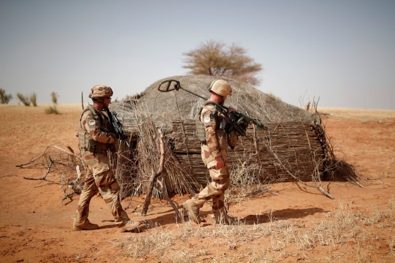 La france assure porter des "coups rudes" aux djihadistes maliens