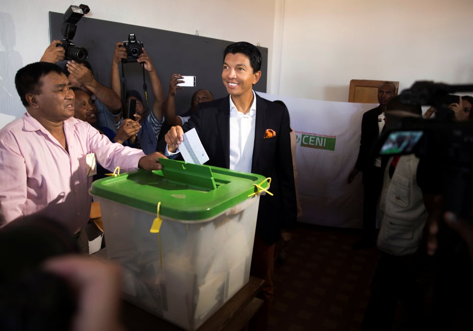 Andry rajoelina en tete du premier tour de la presidentielle malgache