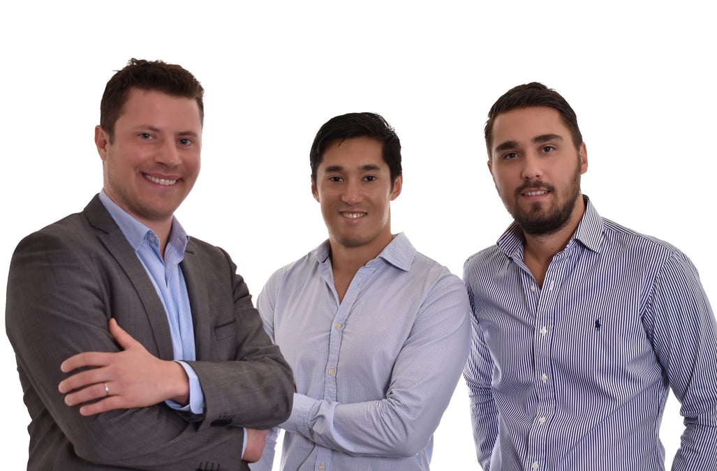 De gauche à droite les 3 cofondateurs d'UnEmplacement.com : Aurélien Tert (CEO), Philippe Phak (CTO) et Kevin Espiard (COO).