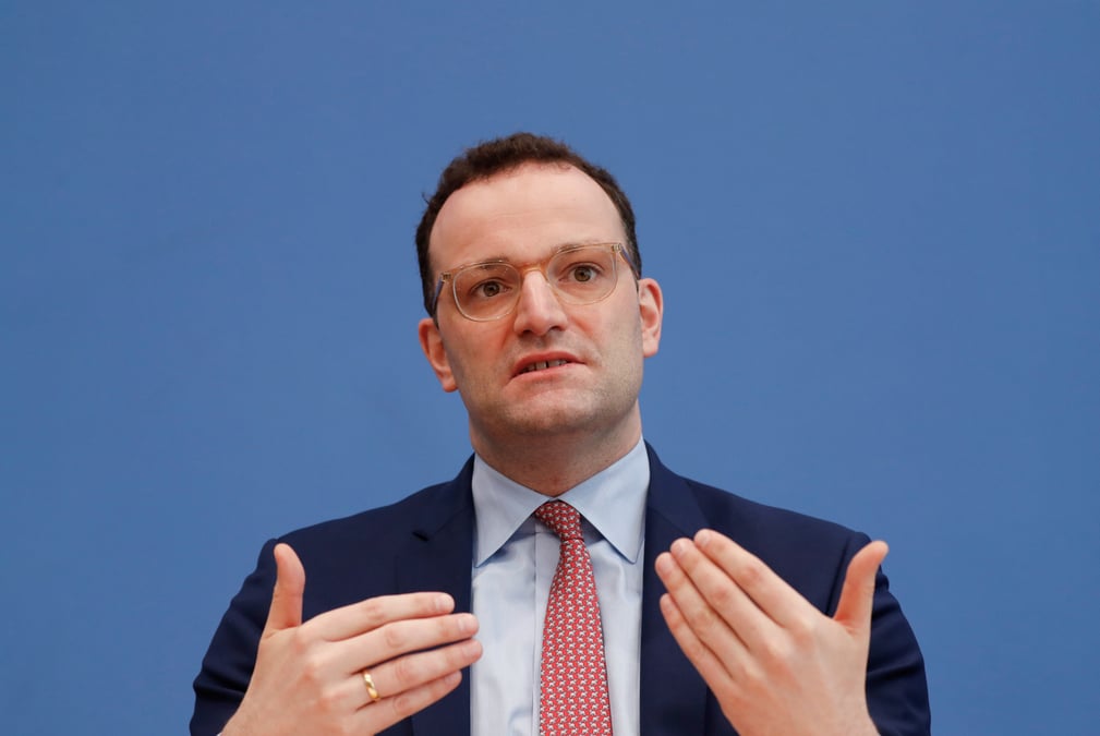 Fermer les frontieres n'arretera pas le coronavirus, dit le ministre allemand de la sante