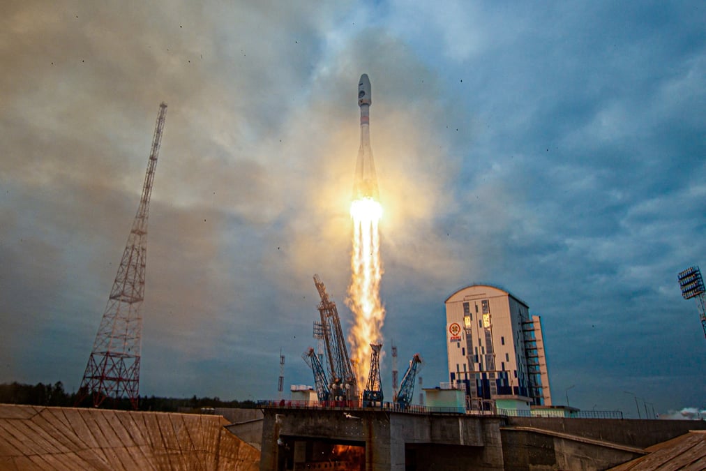 Le lanceur de fusee transportant la sonde lunaire luna-25 decolle au cosmodrome de vostochny