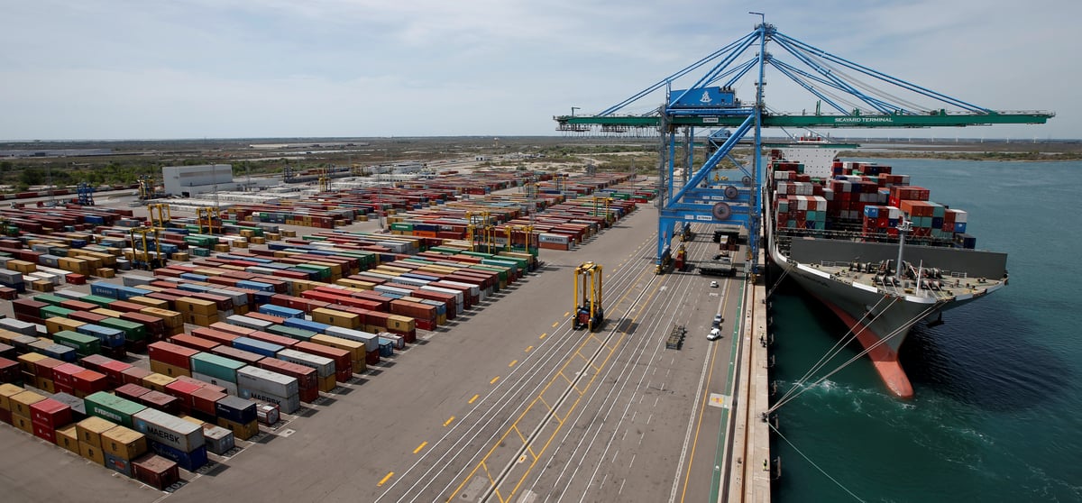conteneur port porte conteneurs fos sur mer